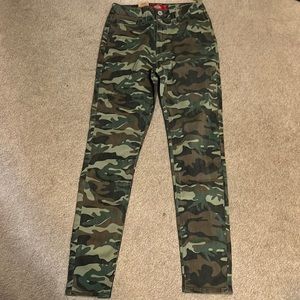 Dickies 5 pocket, juniors high rise skinny pants. Size 3